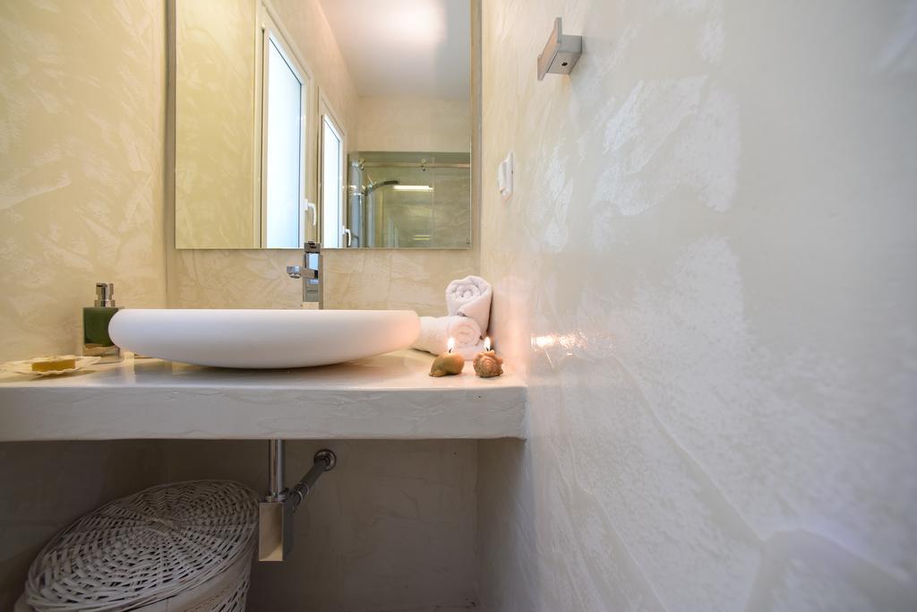 Mavres Luxury Studio Ágios Matthaíos Bagian luar foto